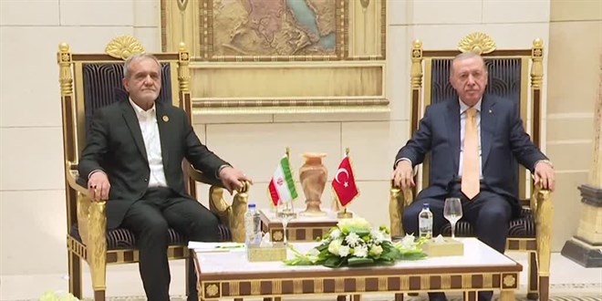 Erdoğan ile Pezeşkiyan 'Suriye'nin toprak bütünlüğü'nü görüştü