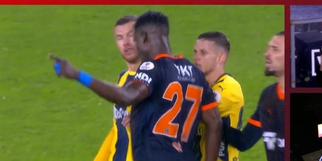 PFDK, Dzeko'ya kafa atan Ba'ya 3 maç ceza verdi