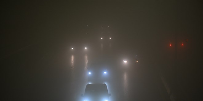 Ankara'da yoğun sis etkili oldu