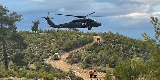 Aydın'da uçuruma düşen motosikletin sürücüsü helikopterle kurtarıldı