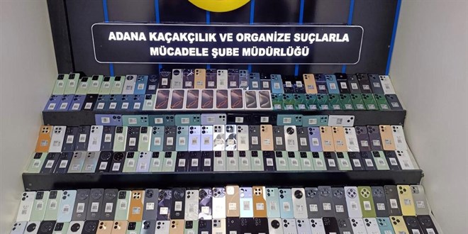 Yolcu otobüsünde 4,2 milyon liralık kaçak cep telefonu ele geçirildi