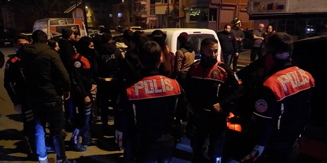 Trafik kazas� sonras� kavga: 11 ki�i g�zalt�na al�nd�