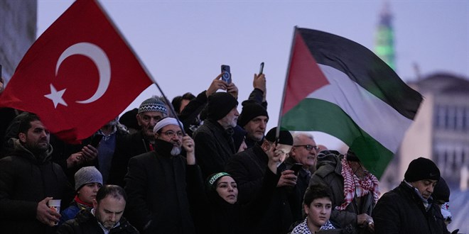 �nsanl�k ittifak� �stanbul'da bulu�uyor