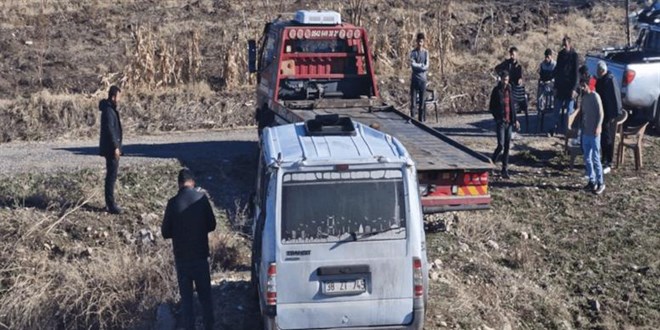 Öğrenci servisi devrildi: Çok sayıda yaralı var