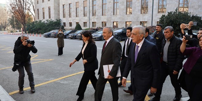 İmralı heyetinden Meclis'te temas: Bahçeli ile görüşme bitti