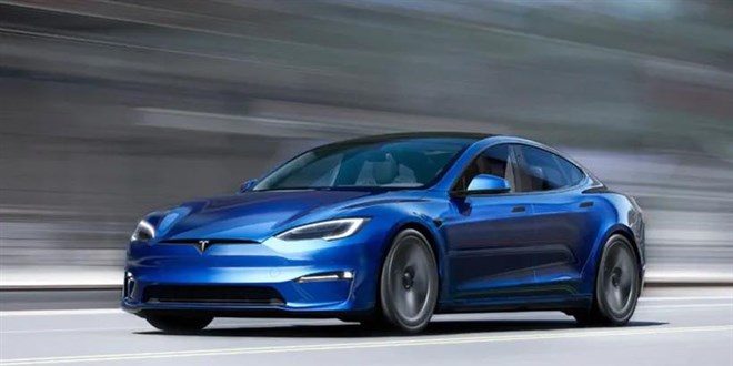 Tesla'nın satışları ilk kez yıllık bazda düştü