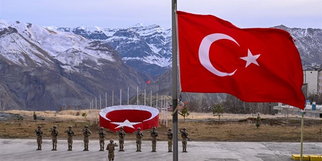 D�nya ikincisi olan keskin ni�anc�lar jandarman�n gururu