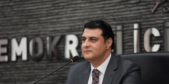 Belediye başkanı makam aracını emniyete hibe etti