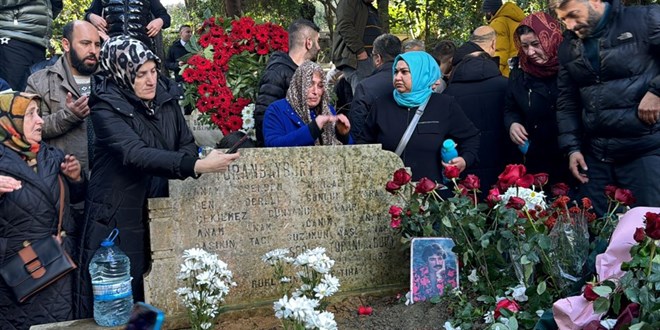 Sevenleri Ferdi Tayfur'un kabrine akn etti