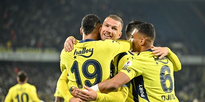 Zirve takibi sürüyor: Fenerbahçe, En-Nesyri'nin golleriyle güldü