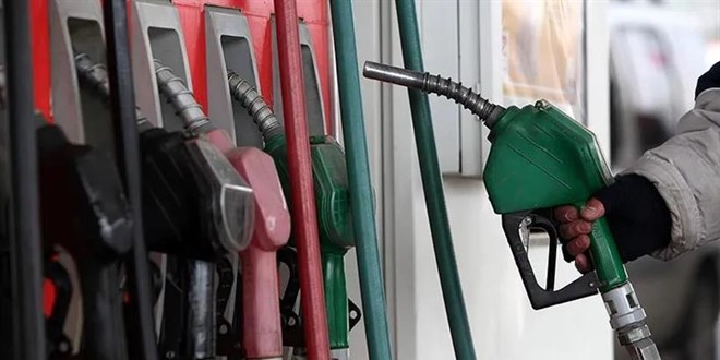 Benzine zam geldi: Pompa satış fiyatına yansıdı