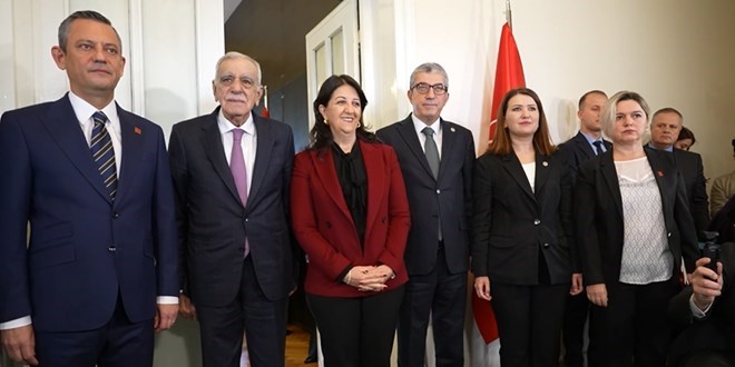 İmralı sonrası görüşme turu: CHP-DEM Parti görüşmesi sona erdi