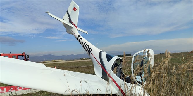 Bursa'da eğitim uçağı düştü: 1 pilot yaralı