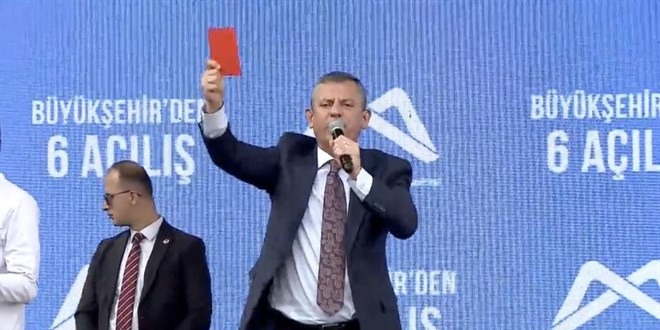 CHP Genel Başkanı Özel, İzmir'de iktidara kırmızı kart gösterdi