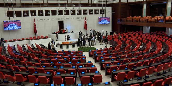 En düşük emekli maaşı düzenlenmesi teklifi Meclis'te