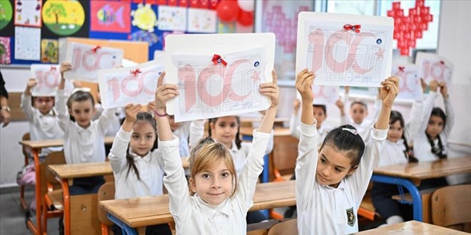 Öğrenciler cuma günü karne alacak: Yarıyıl tatili başlıyor