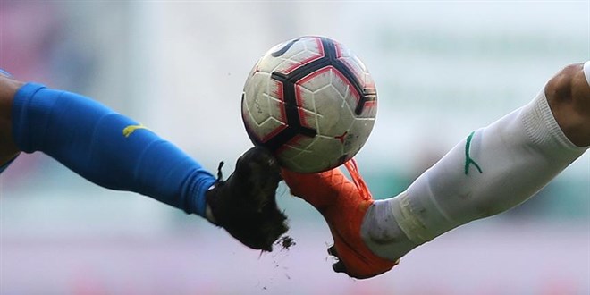 Futbolda ara transfer dönemi yarın başlayacak