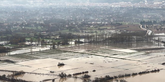 Sa�anak hayat� fel� etti: Mu�la'da tar�m arazileri su alt�nda kald�