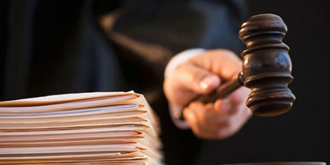 Mahkemeden emsal karar: Eski eşiyle görüşen koca tazminat ödeyecek