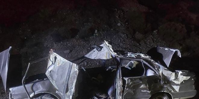 Antalya'da u�urumdan yuvarlanan otomobildeki 1 ki�i �ld�