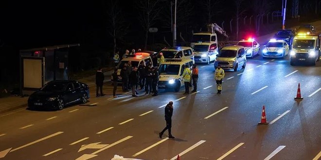 Sürücüyle tartışıp otomobilden atlayan kadın öldü