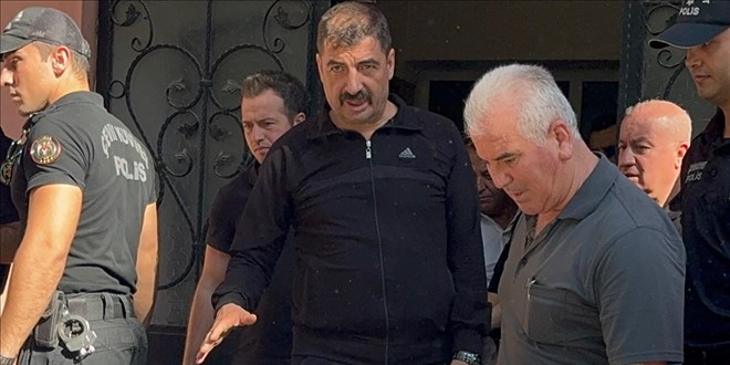 Görevden uzaklaştırılan Kula Belediye Başkanı hakim karşısına çıktı