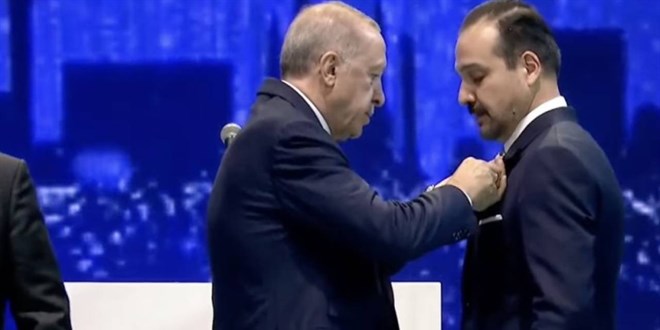 İYİ Parti'den istifa eden Kürşad Zorlu, AK Parti'ye katıldı