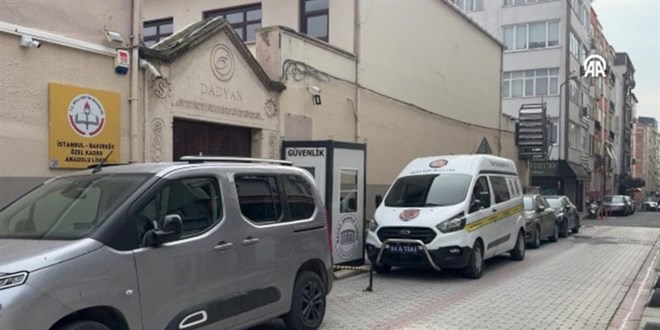 Bakırköy'de özel bir liseye silahlı saldırı: 2 kişi gözaltına alındı
