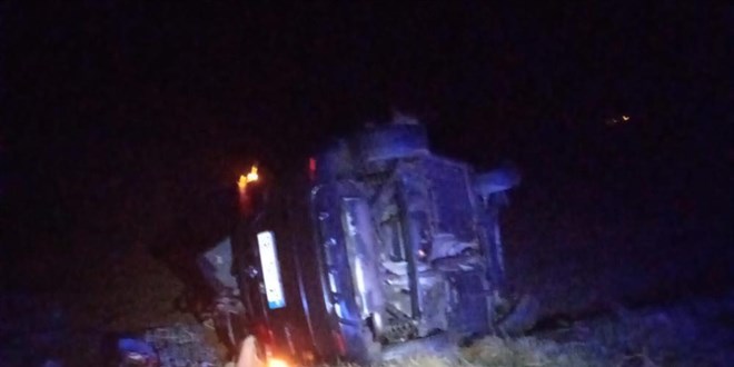 Amasya'da otomobil şarampole devrildi: 2 ölü