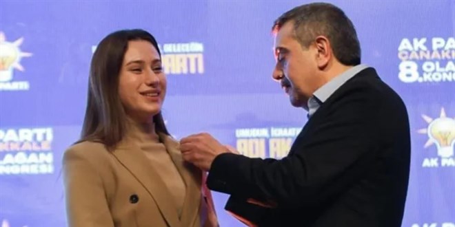 Türkiye'nin en genç belediye başkanı AK Parti'ye katıldı