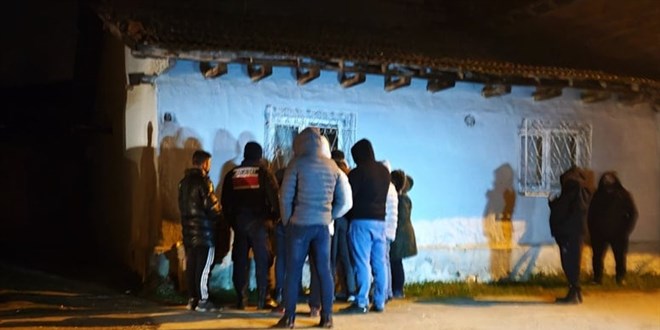 2 çocuğunu rehin alıp polise direnen baba tutuklandı
