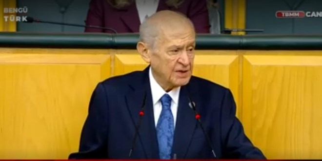 Devlet Bahçeli konuşmasında gözyaşlarını tutamadı