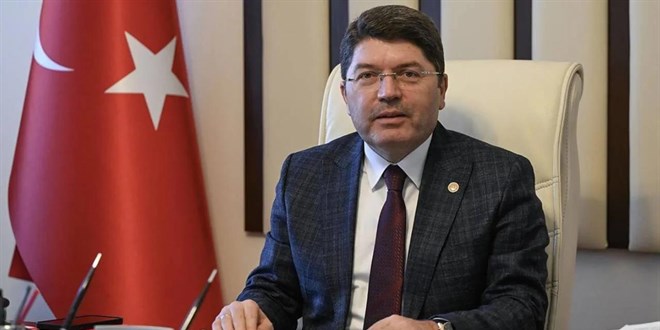 Bakan Tunç'tan gözaltına alınan üç gazeteci için açıklama