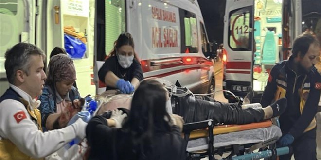 Bariye çarpan cip devrildi: TEM'deki kaza can aldı