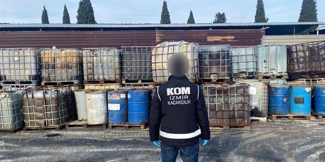 İzmir'de 250 ton kaçak akaryakıt ele geçirildi