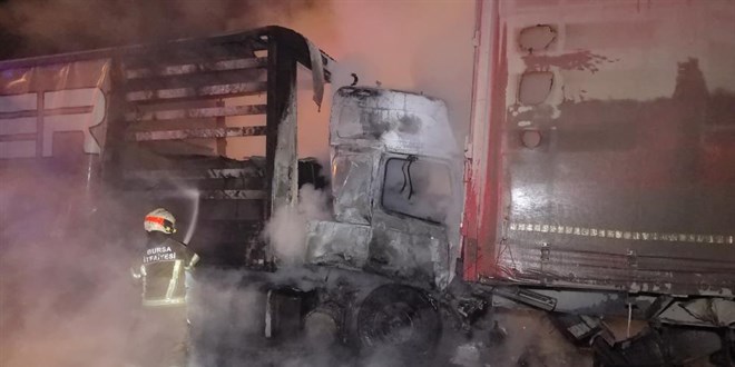 Bursa'da kaza yapan tır alev aldı: 1 ölü, 1 yaralı