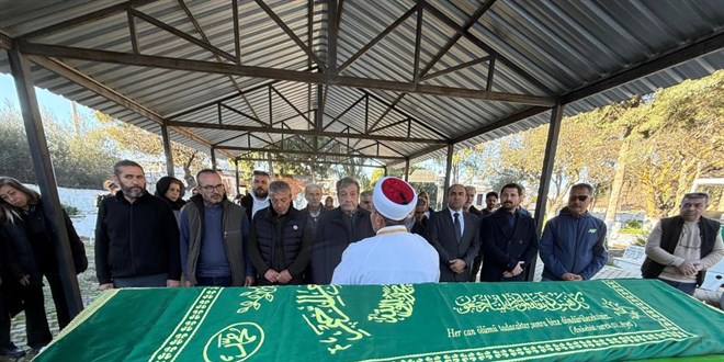 Ünlü sanatçı Sezai Altekin, son yolculuğuna uğurlandı