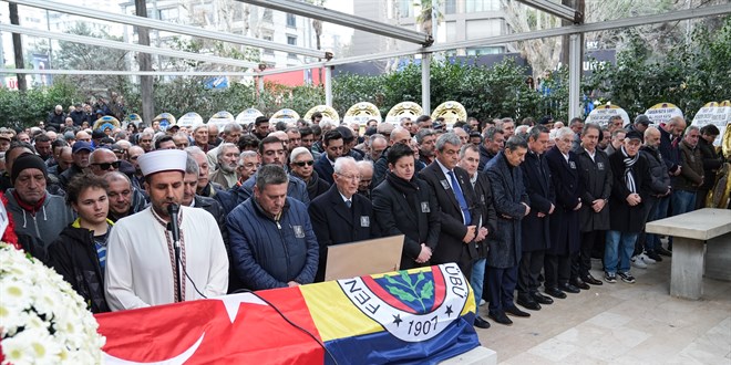 Eski Milli Futbolcu Ogün Altıparmak, son yolculuğuna uğurlandı