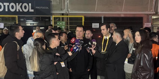 Acun Ilıcalı: Türk futboluna savaş açtılar