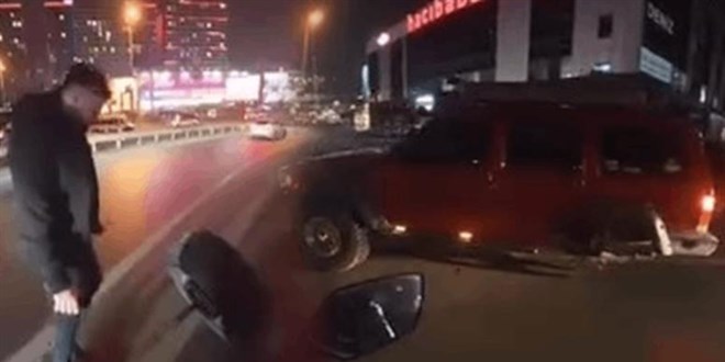 Hareket halindeki cipin lastiği fırladı