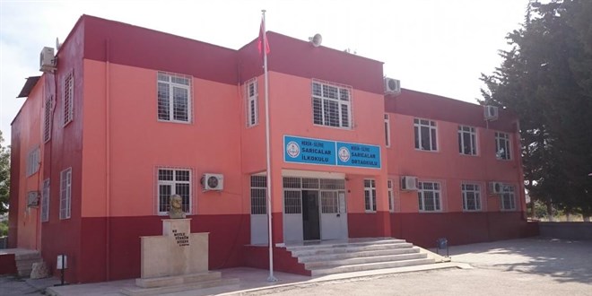 Okul bahçesinde öğretmeni darbeden veli ve ağabeyi tutuklandı