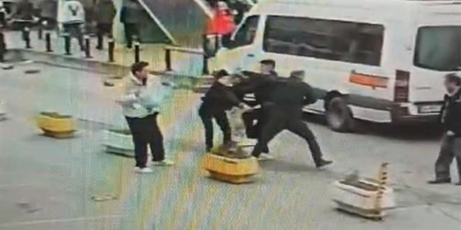 Minibüsçülerin 'yolcu alma' kavgası ölümle bitti