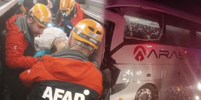 Yolcu otobüsü, TIR'a çarptı: Ölü ve yaralılar var