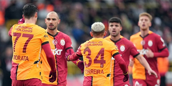 Galatasaray'ın UEFA listesine ekleyeceği 3 isim belli oldu!