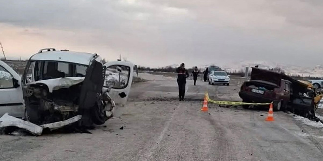 Konya'da zincirleme trafik kazasında 2 kişi öldü