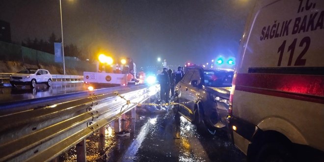 İstanbul'da zincirleme kaza: 1 ölü, 2 yaralı