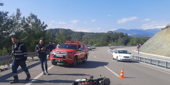 Antalya'da yunus polisi trafik kazasında hayatını kaybetti