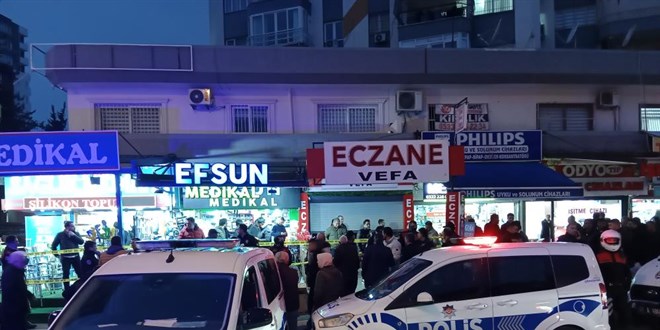 Medikal ürünler satan iş yerine silahlı saldırı: 3 ölü