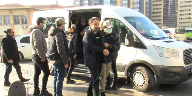 İstanbul'da terör operasyonu: 10 belediye yetkilisi tutuklandı