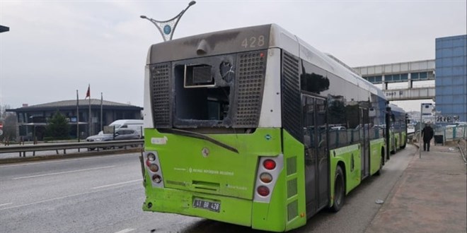 İzmit'te korku dolu anlar: Otobüsü yolcu durdurdu